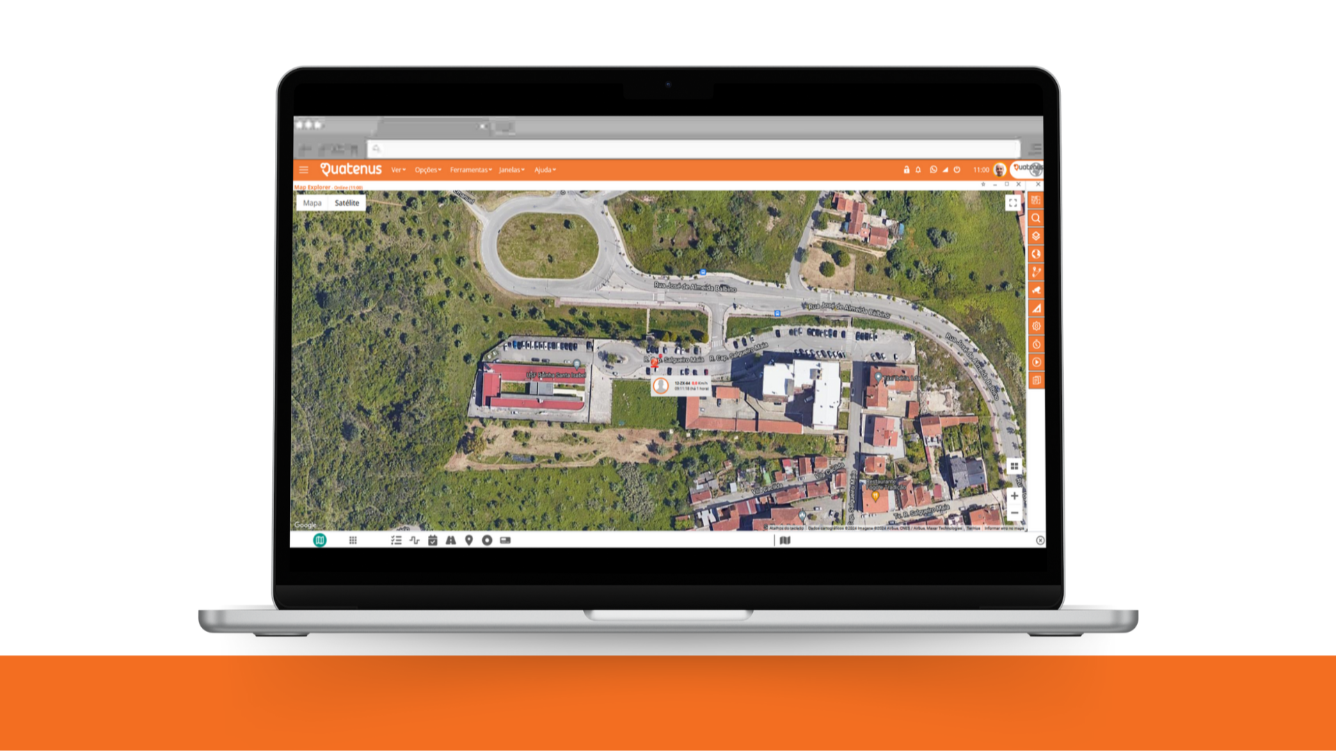 Portátil com vista aérea na plataforma Quatenus, apresentando localização e monitorização geográfica de activos